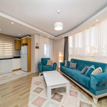 Convenient Flat With Balcony In Konyaalti Apartment *